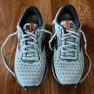 Women’s Brooks Ghost 13 running shoes
